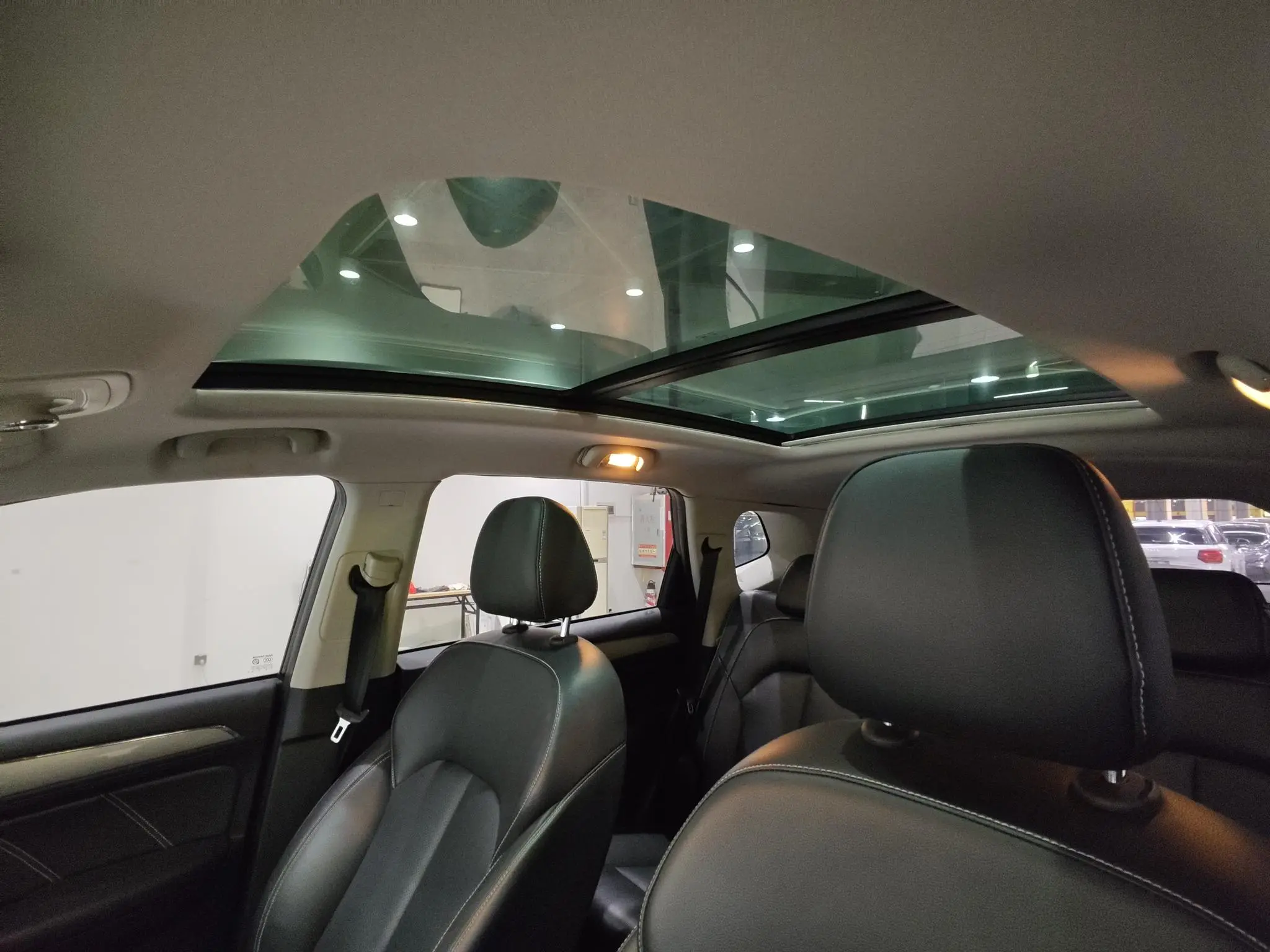 Roewe Roewe RX5 20T two-wheel drive automatic transmission smart networking Platinum edition