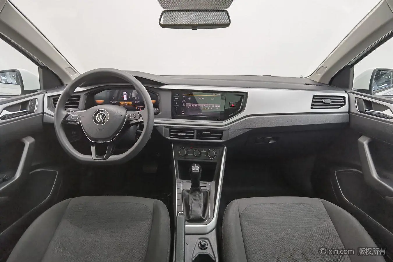 Volkswagen Polo Facelift Plus 1.5L Automatic Panoramic Enjoy Edition