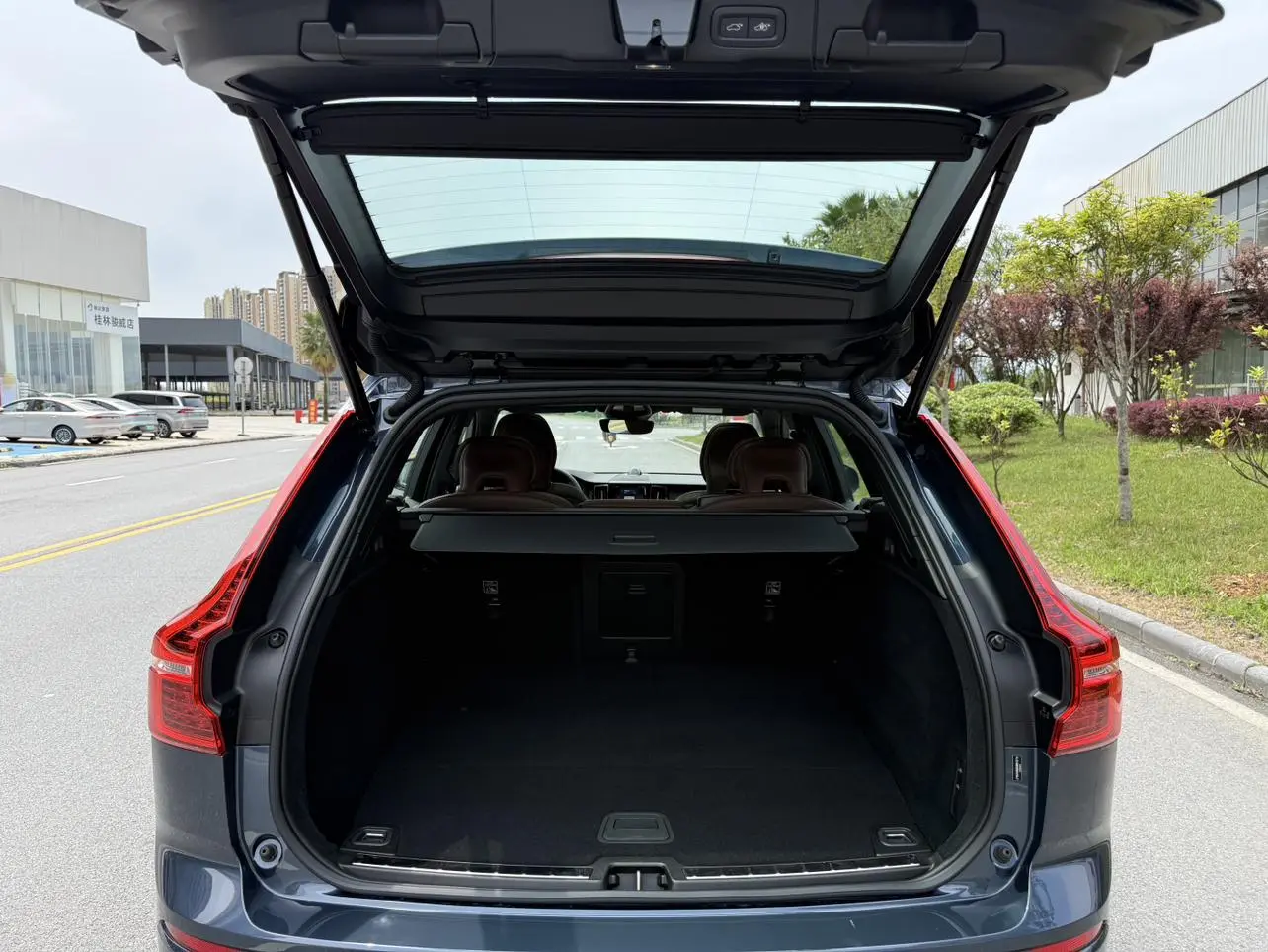 Volvo Volvo XC60 PHEV T8 four-wheel drive long battery life Zhiya Deluxe Edition