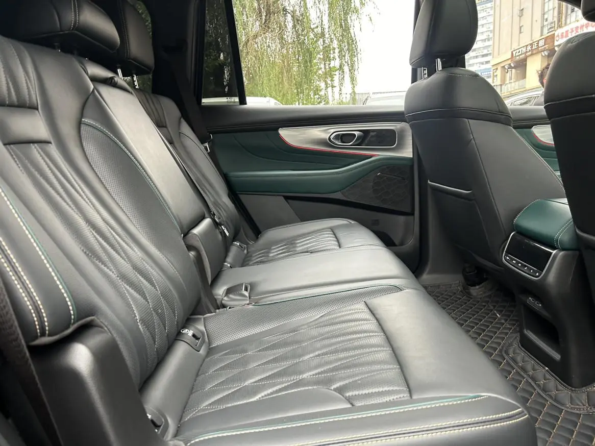 GAC Trumpchi GS8 Pilot Series 2.0 TGDI Two-wheel drive Exclusive Edition 7 seats
