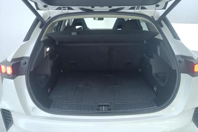 LYNK & CO Lynk & Co. 06 EM-P 84KM battery life version Pro