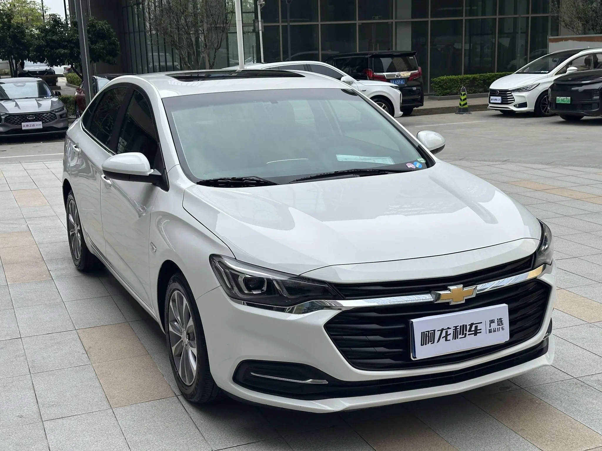 Chevrolet Cruze 320 automatic Enjoy Skylight version