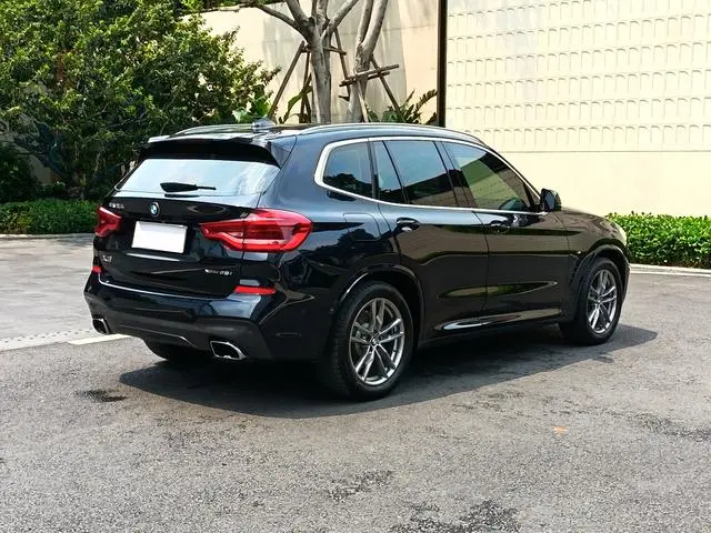 BMW BMW X3 xDrive25i M sports suit