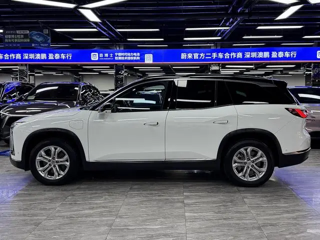 NIO NIO ES8 580KM six-seater version