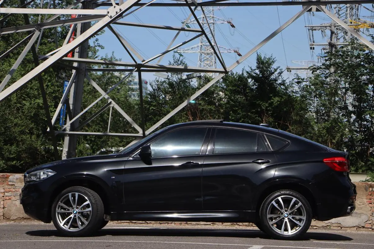 BMW BMW X6 xDrive28i M sports suit