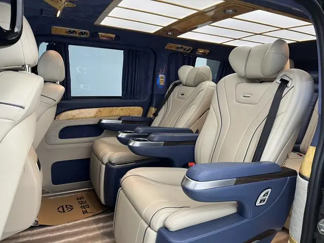Mercedes-Benz Vito 2.0T Business Edition 7 Seats