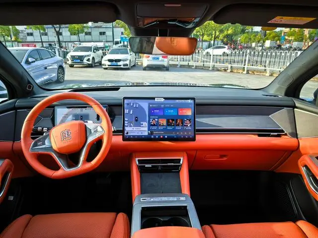 BYD Tang L DM DM-p 175KM four-wheel drive drone player version