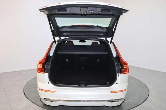 Volvo Volvo XC60 PHEV T8 four-wheel drive long battery life Zhiyuan Deluxe Edition