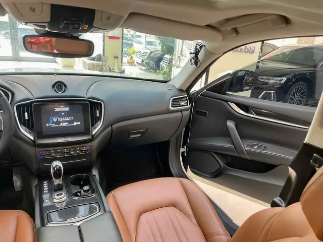 Maserati Ghibli 3.0T Standard Edition