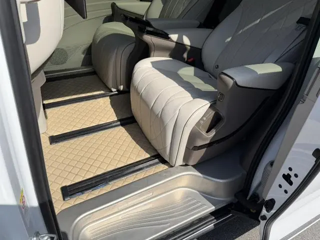 Denza Denza D9 DM 970 four-wheel drive flagship