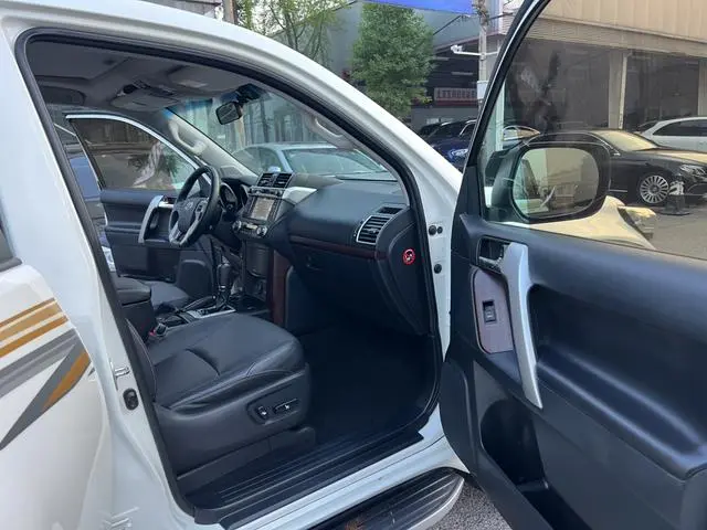 TOYOTA Prado 3.5L automatic TX-L NAVI