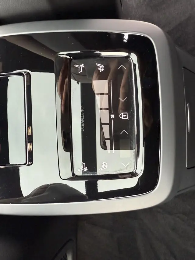 Volvo Volvo S90 PHEV T8 four-wheel drive long battery life Zhiya Deluxe Edition