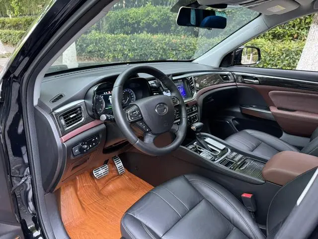 GAC Trumpchi GS8 320T two-wheel drive luxury Zhilian Edition 7 seats