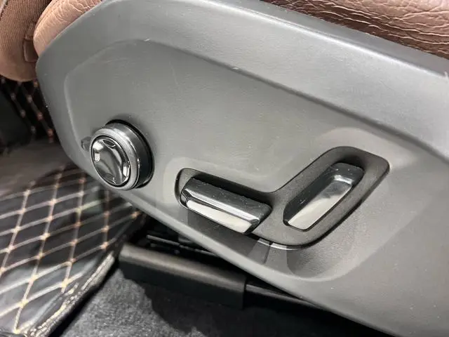 Volvo Volvo XC60 PHEV T8 four-wheel drive long battery life Zhiyuan Deluxe Edition
