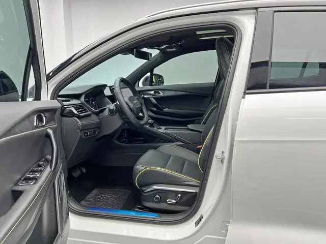 LYNK & CO Lynk 06 Remix 1.5T Jin Halo