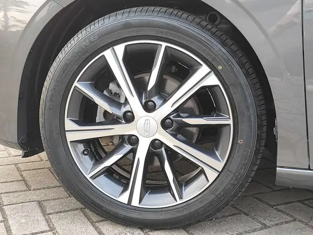 Geely Emgrand 4th generation 1.5L CVT flagship