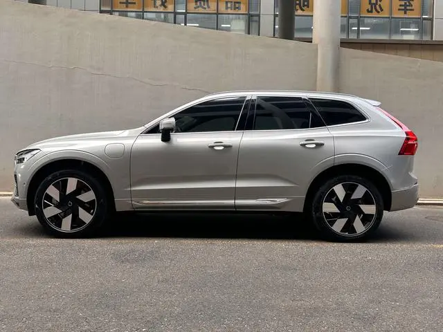 Volvo Volvo XC60 PHEV T8 four-wheel drive long battery life Zhiyuan Deluxe Edition