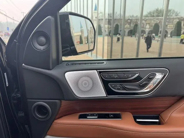 Lincoln Navigator 3.5T MONO Limited Edition MONO BLACK