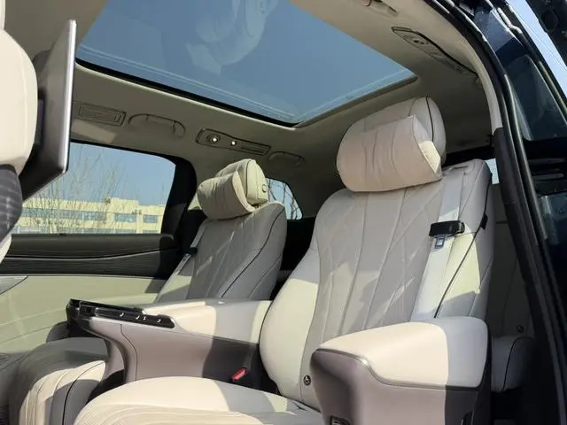 Denza Denza D9 DM 980 four-wheel drive flagship