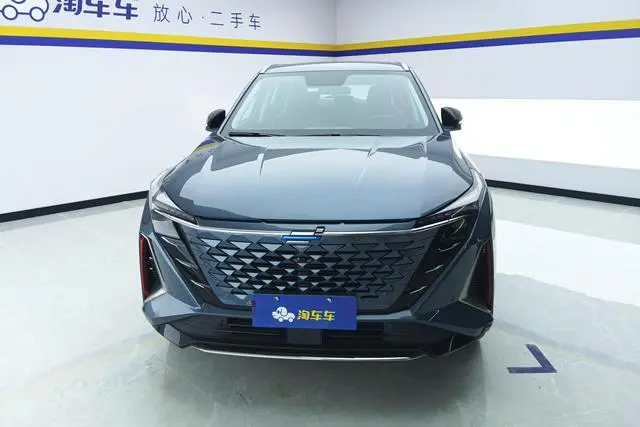 Changan Auchan Changan Auchan Z6 Blue Whale 1.5T DCT Smart Collar City Edition