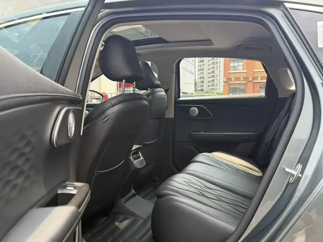 Chery Fengyun Fengyun A8L 145km luxury