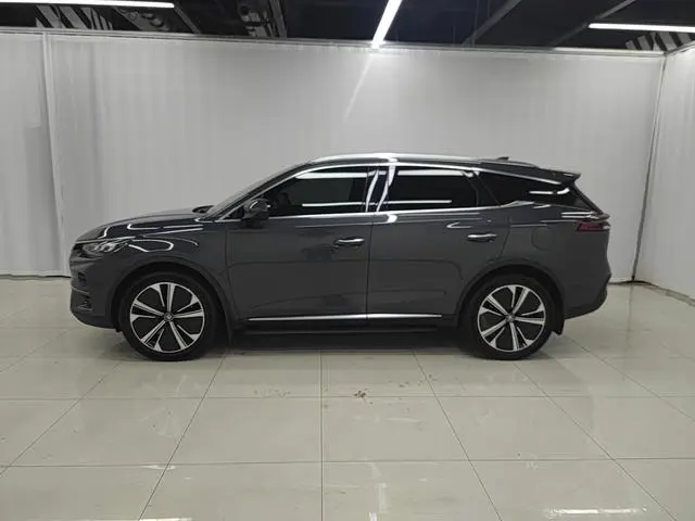 BYD Tang Yi 635KM four-wheel drive flagship type