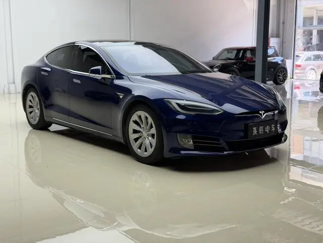 Tesla Model S 75D Standard battery life version