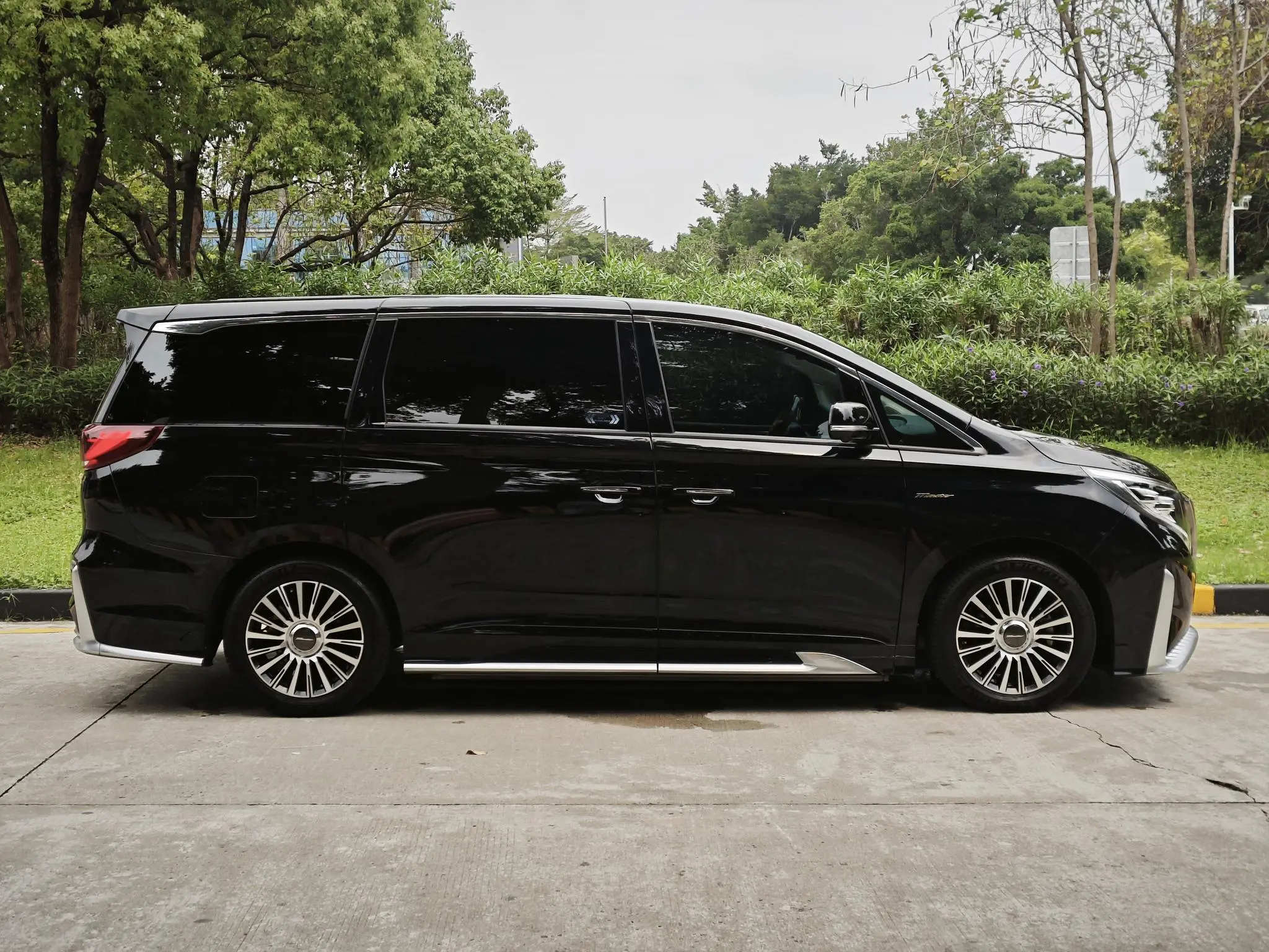 GAC Trumpchi M8 Master Series 390T four-seater Royal Edition