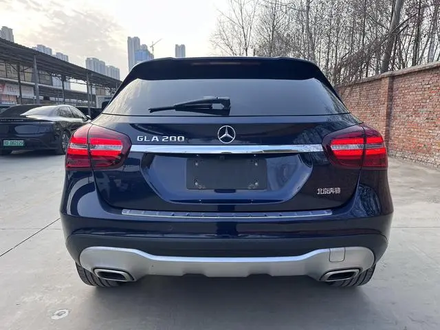 Mercedes-Benz Mercedes-Benz GLA GLA 200 fashion type