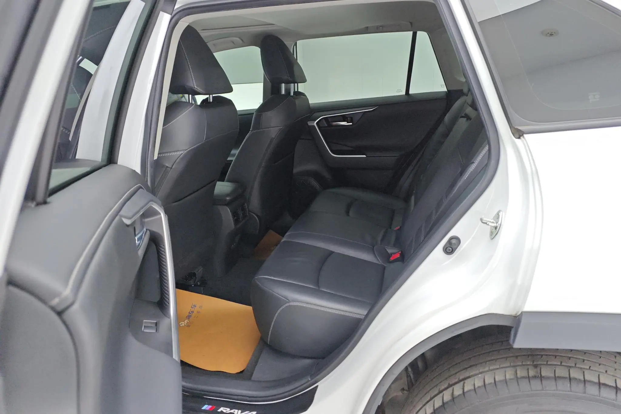 TOYOTA RAV4 Rongfang 2.0L CVT two-wheel drive fashion Plus version