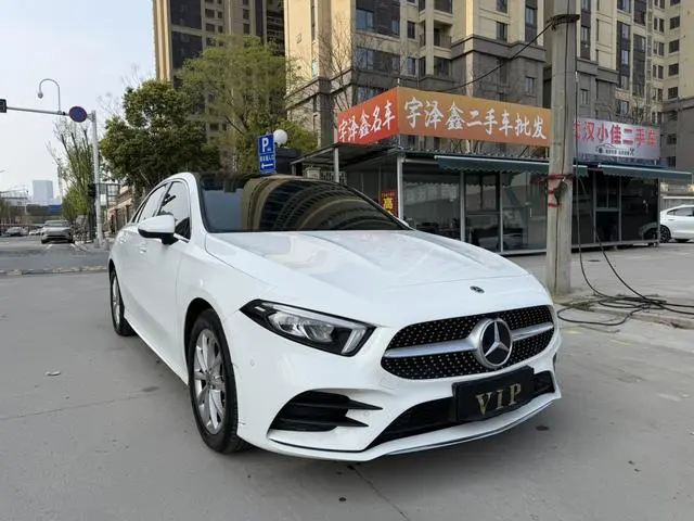 Mercedes-Benz Mercedes-Benz A-class Facelift A 200 L sports sedan fashion version