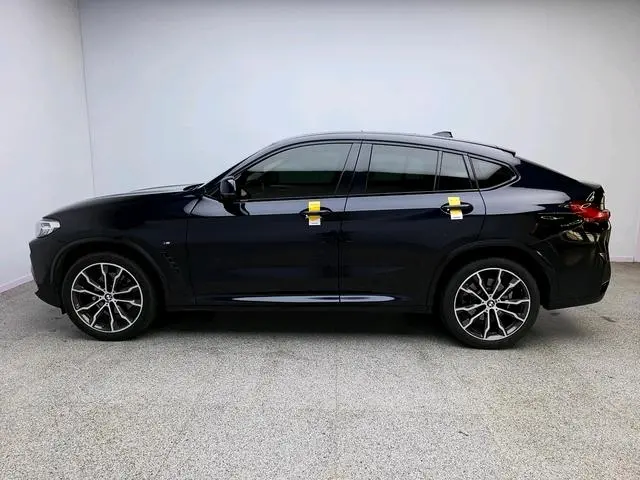BMW BMW X4 xDrive 25i M sports suit