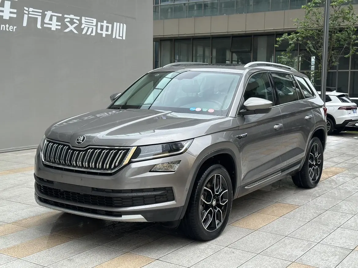 Skoda Kodiak Facelifted ZI330 7-seater two-wheel drive luxury premium edition Country VI