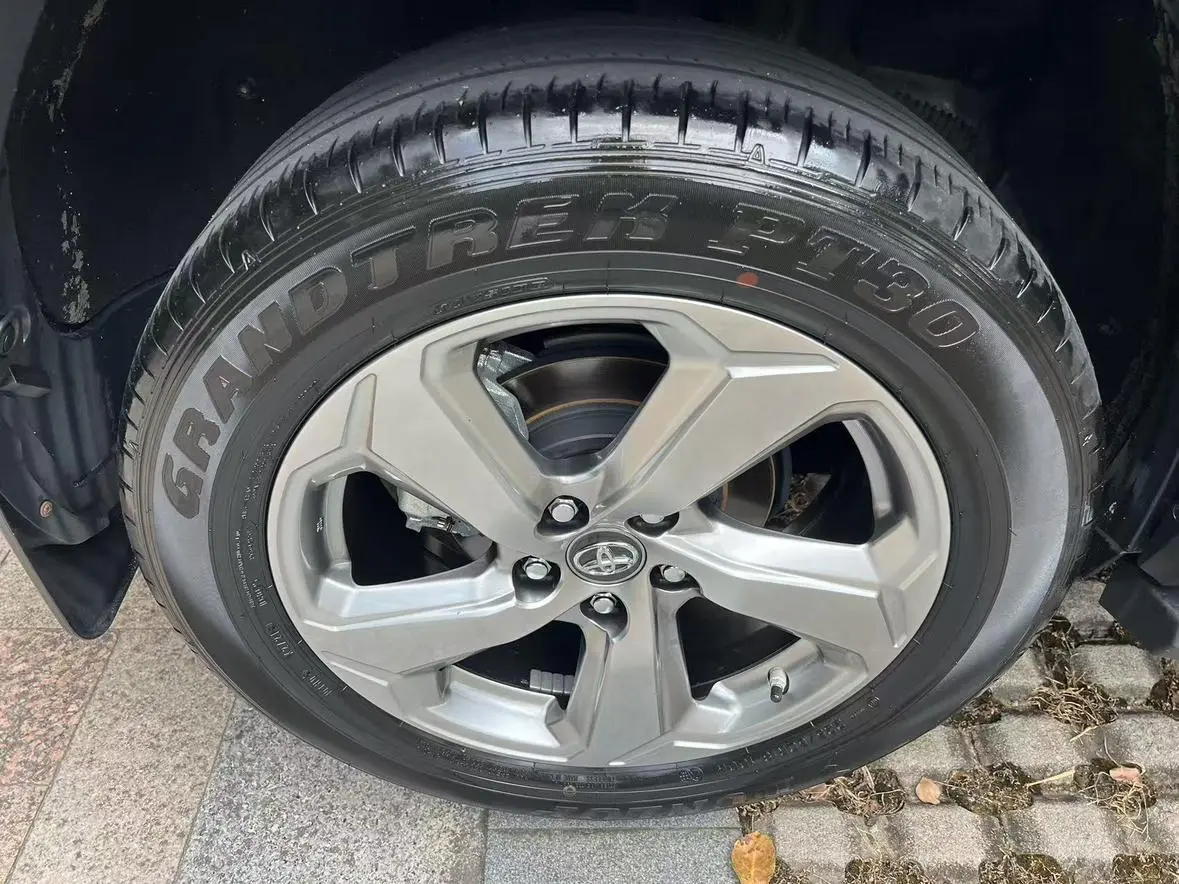 TOYOTA RAV4 Rongfang 2.0L CVT two-wheel drive fashion Plus version