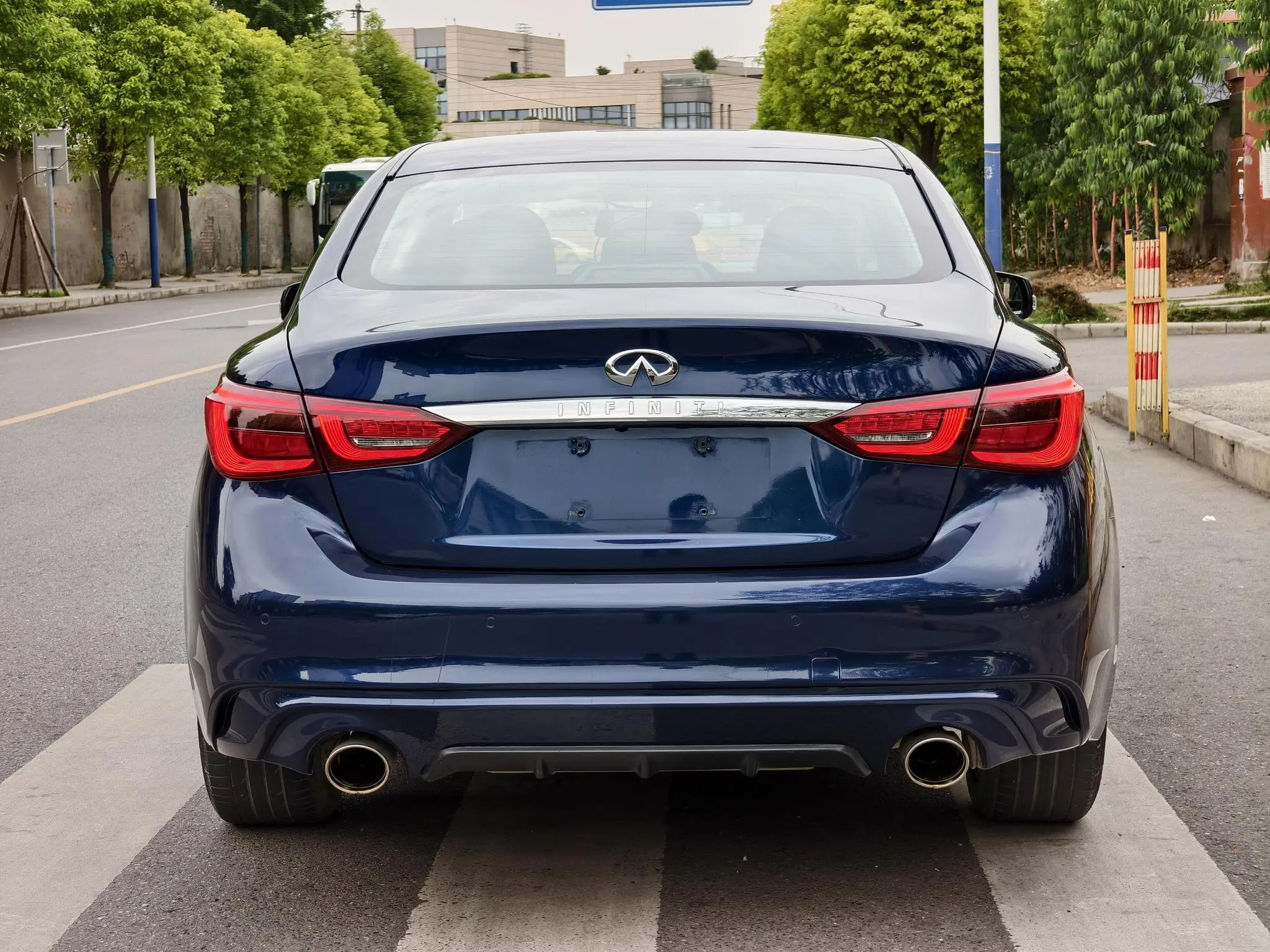 Infiniti Infiniti Q50L 2.0T Premium Version Country VI