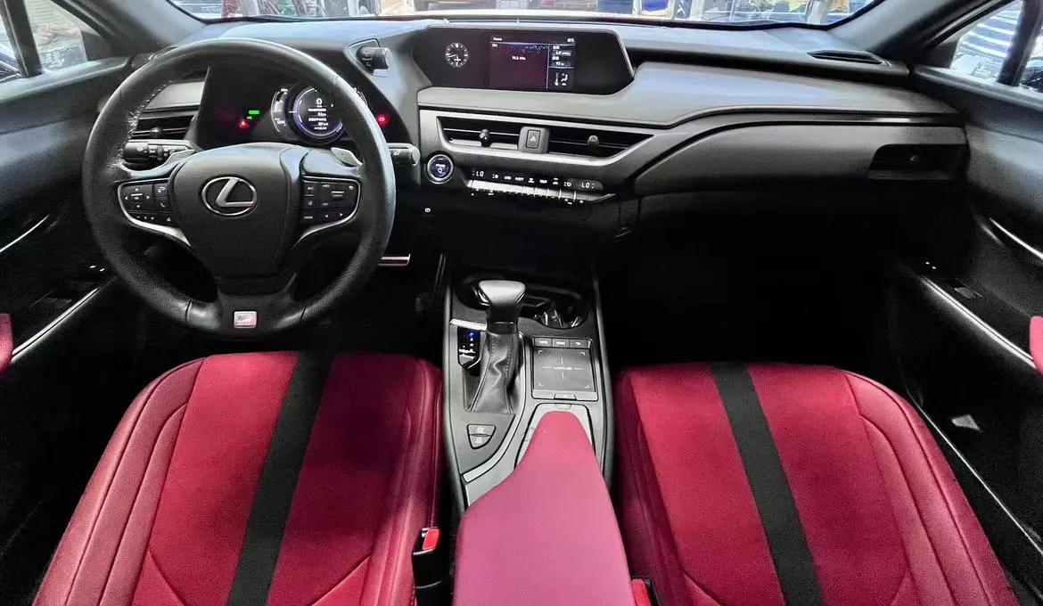 Lexus Lexus UX 260h F SPORT version Country VI