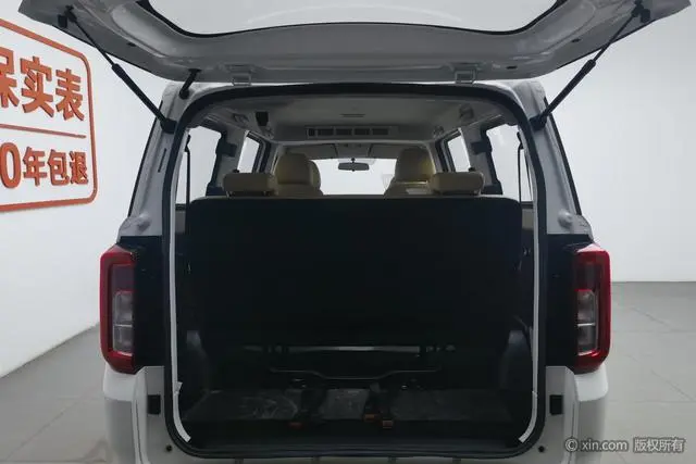 Dongfeng Fengguang Scenery E380 Standard Edition-Comfortable 7 Seats