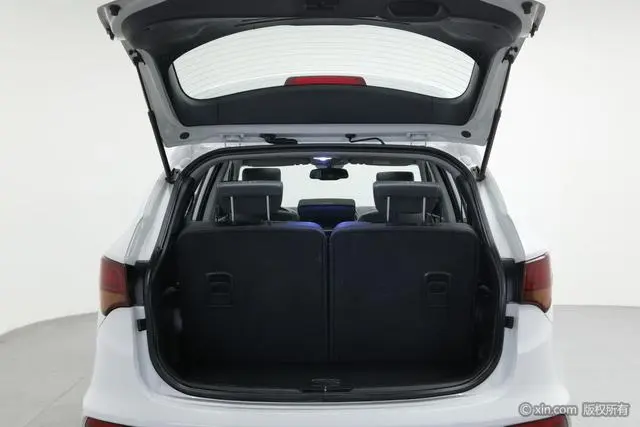 Hyundai Shengda 2.0T automatic two-wheel drive intelligent 7-seater