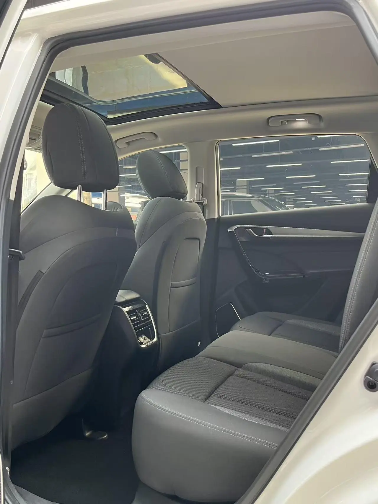 Dongfeng Fengshen Dongfeng Fengshen AX7 1.6T automatic AI pioneer country VI