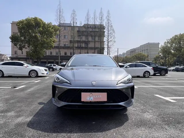 Roewe Roewe i5 1.5L CVT Deluxe Edition