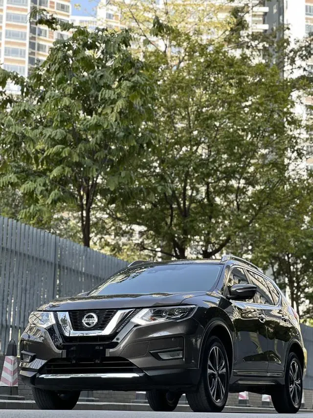 Nissan Qijun 2.5 L XL ITS CVT 4WD Luxury Pilot Edition