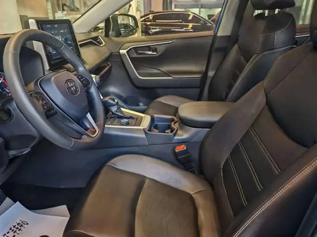 TOYOTA RAV4 Rongfang 2.0L CVT four-wheel drive Premium Edition