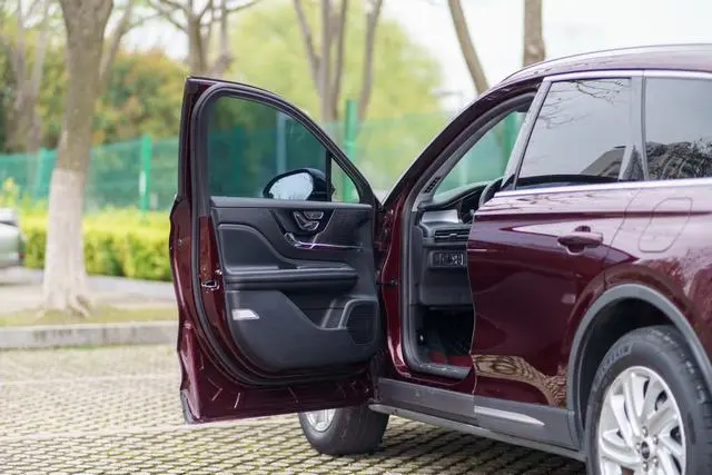 Lincoln Adventurer 2.0T two-wheel drive Zunyue Edition