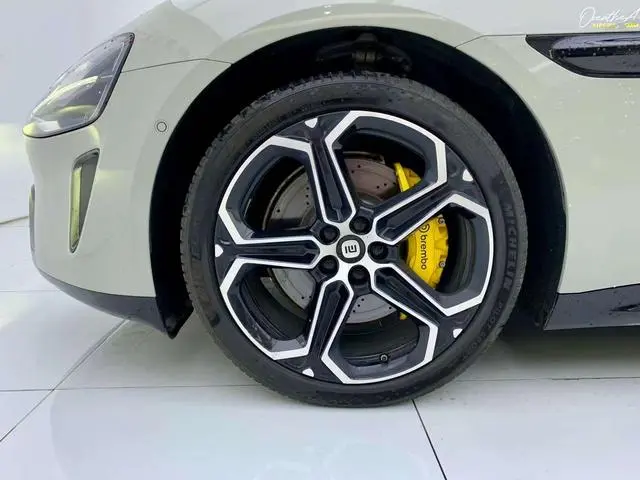 Xiaomi Xiaomi SU7 Four-wheel drive, long battery life, Max version