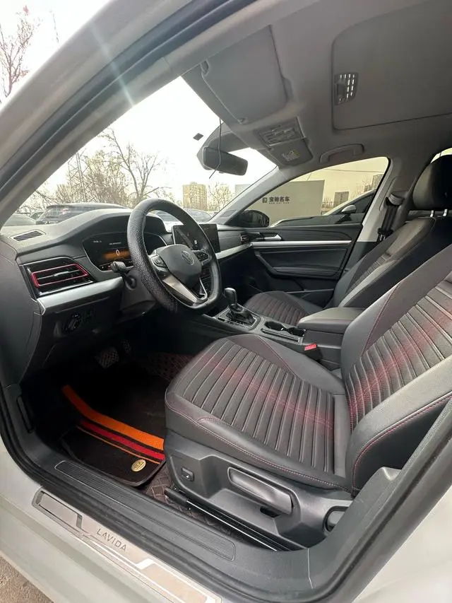 Volkswagen Lavida 300TSI DSG Starry Sky Manyi Edition