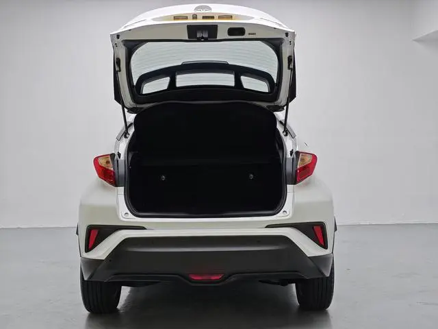 TOYOTA IZOA 2.0L Yixiang Edition