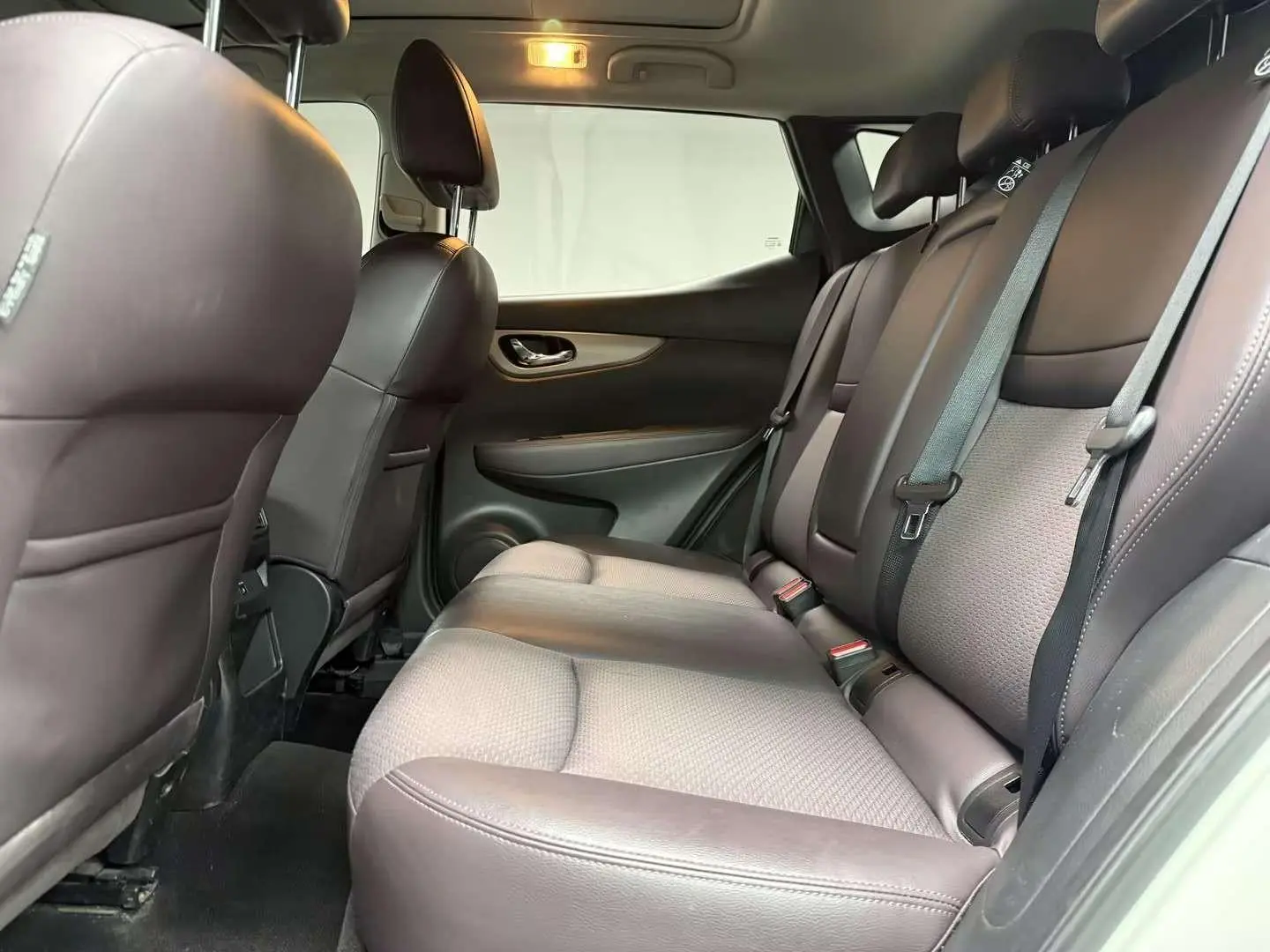 Nissan Qashqai 2.0L CVT Deluxe Edition