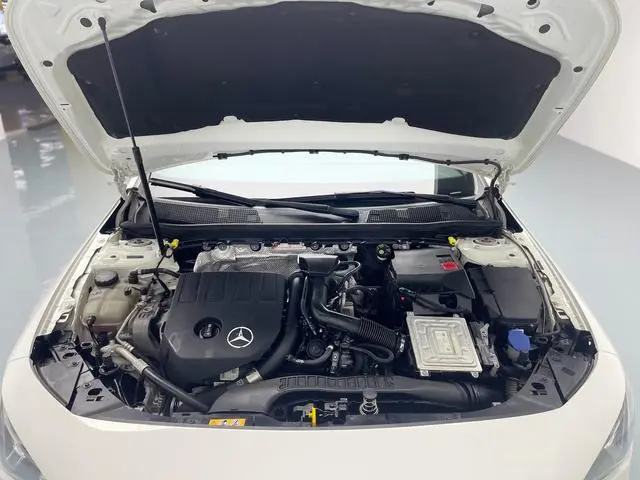 Mercedes-Benz Mercedes-Benz CLA CLA 200 five-door hunting sports car