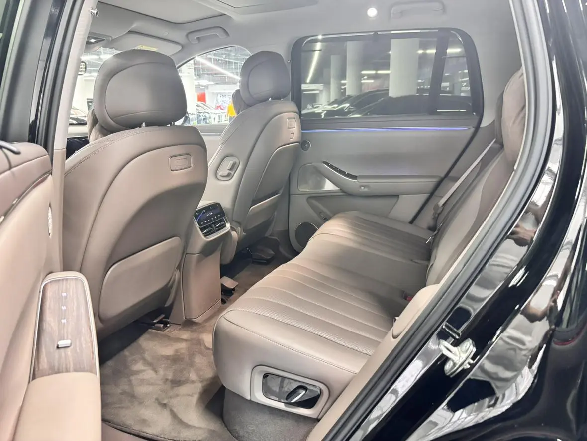 AITO Ask the world M7 Extended range Ultra five-seater four-wheel drive version