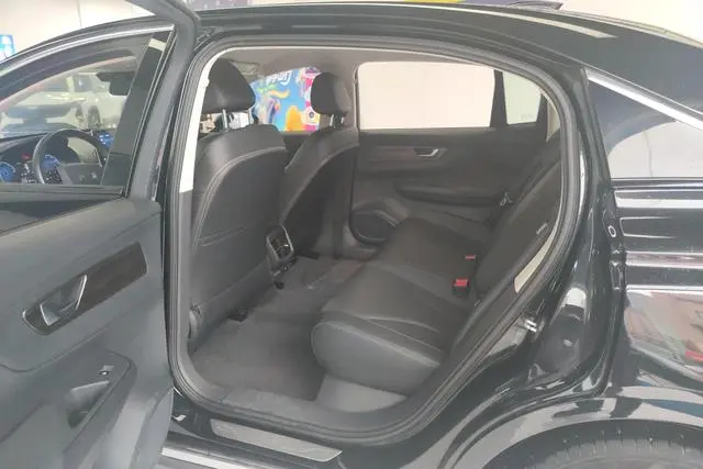 Hongqi Hongqi E-QM5 Rechargeable Qiyue Edition